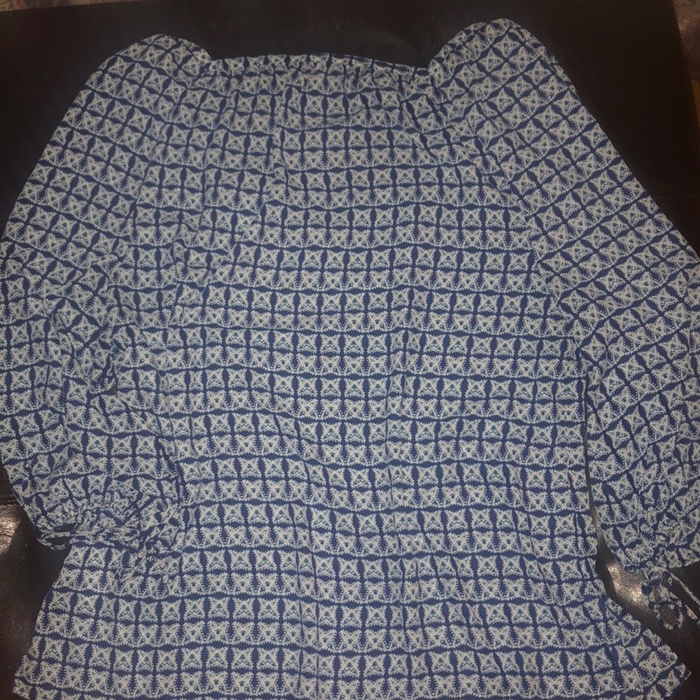 Banana Republic Sheer Blouse - Picture 6 of 6